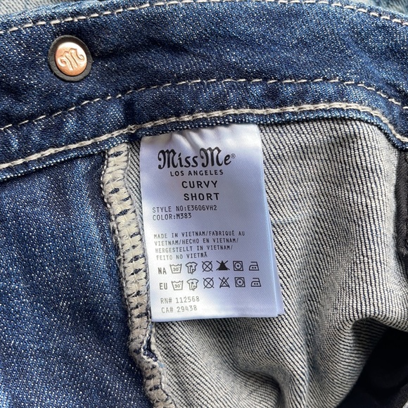 Miss Me 38 Miss Me 38 Curvy Stretch Short - Picture 9 of 15